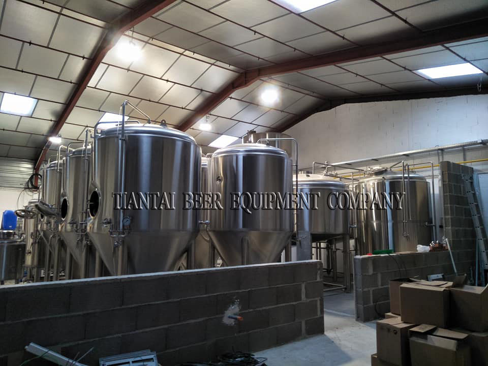 France 2000L brewery system under installation